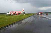2014-07-07_9M_AQA_A320_AXM@WBSB_off_rwy_