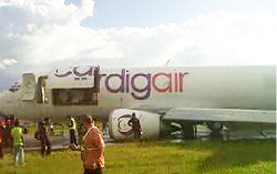 2015-08-28 Cardig Air Boeing 737-300F substantially damaged in Wamena