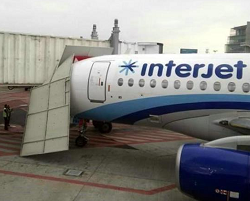 2015-10-25 Interjet Sukhoi Superjet collided with walkway at Mexico City