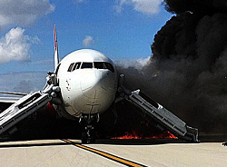 2015-10-29_N251MY_B762_DynamicAW@FLL_ACC