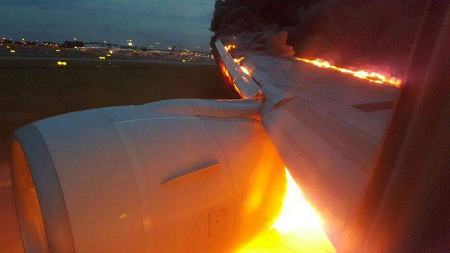 2016-06-27 Singapore AL Boeing 777-300 caught fire on landing at Singapore-Changi