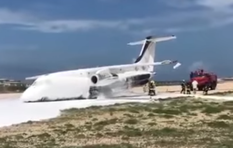 2017-05-30 Heidi Avn Dornier 328 belly landing at Mogadishu